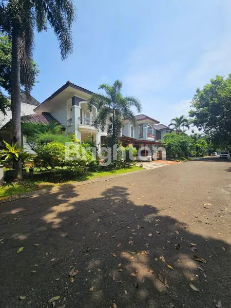 image RUMAH 2 LANTAI SENAYAN BINTARO SEKTOR 9 TANGERANG SELATAN  (2)