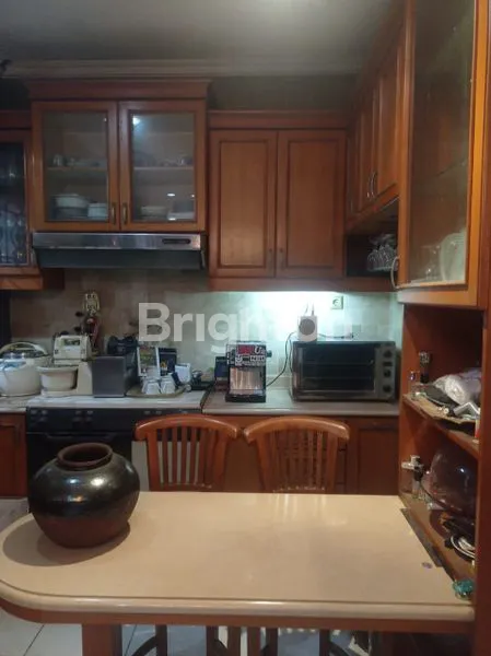 image RUMAH 2 LANTAI SENAYAN BINTARO SEKTOR 9 TANGERANG SELATAN  (4)