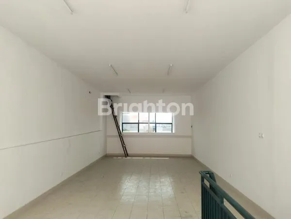 image RUKO MEWAH PREMIUM BAGUS 4 LANTAI SIAP HUNI STRATEGIS PINGGIR JALAN RAYA RAMAI BEBAS BANJIR DI CIDENG JAKARTA PUSAT (4)