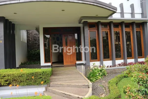 image RUMAH MEWAH SAYAP DAGO BANDUNG (1)