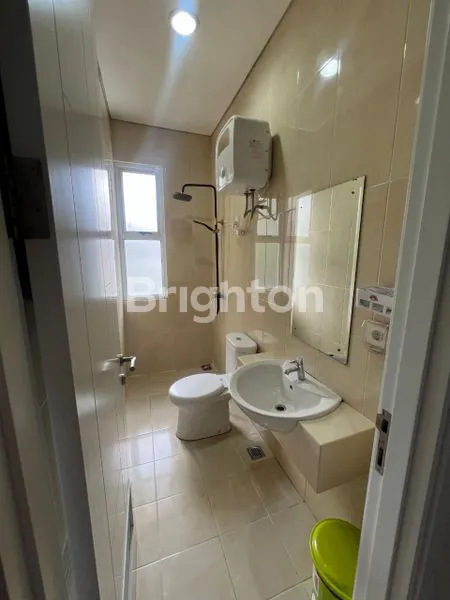 image RUMAH BAGUS 2 LANTAI SEMI FURNISH DI GREENWICH BSD TANGERANG BANTEN (7)