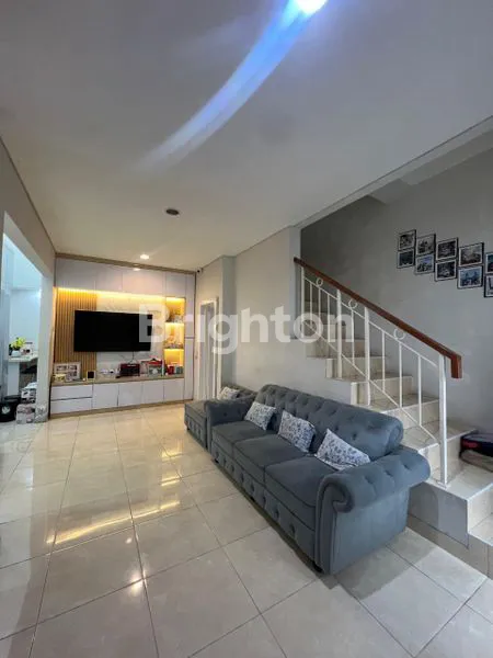 image RUMAH BAGUS 2 LANTAI SEMI FURNISH DI GREENWICH BSD TANGERANG BANTEN (3)