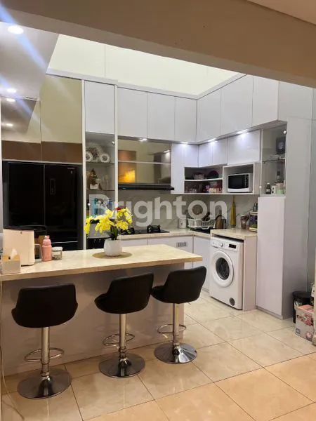 image RUMAH BAGUS 2 LANTAI SEMI FURNISH DI GREENWICH BSD TANGERANG BANTEN (5)