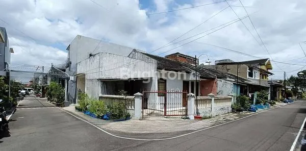 image RUMAH HOOK SAWOJAJAR 1 KOTA MALANG (1)