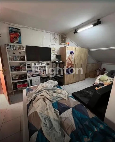 image RUMAH HOOK STRATEGIS, SHM, LT 150M² DI KEBON JERUK (7)