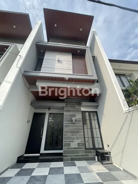 image RUMAH BARU MANYAR JAYA MANYAR KARTIKA SURABAYA TIMUR ROW JALAN 4 MOBIL (2)