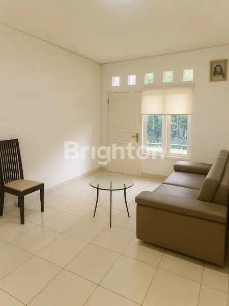 image DIJUAL RUMAH RENO 2,5LANTAI SIAP HUNI DI KELAPA GADING  (6)