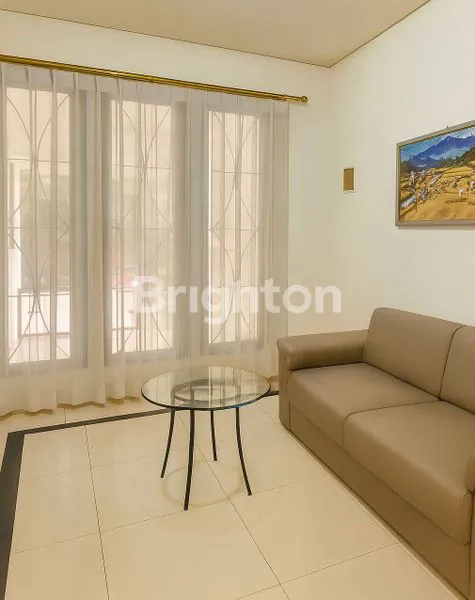 image DIJUAL RUMAH RENO 2,5LANTAI SIAP HUNI DI KELAPA GADING  (4)