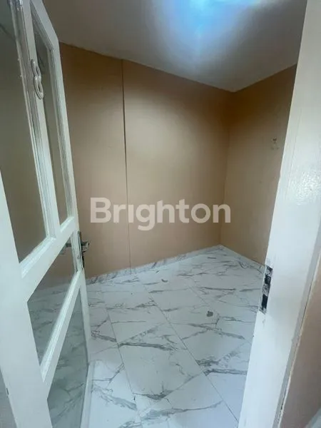 image RUMAH DEKAT PASMOD BSD CEMARA RAYA BSD CITY TANGERANG SELATAN (5)