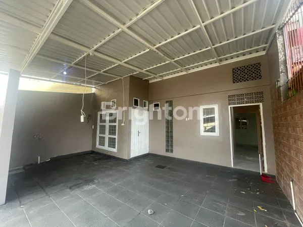 image RUMAH DEKAT PASMOD BSD CEMARA RAYA BSD CITY TANGERANG SELATAN (1)