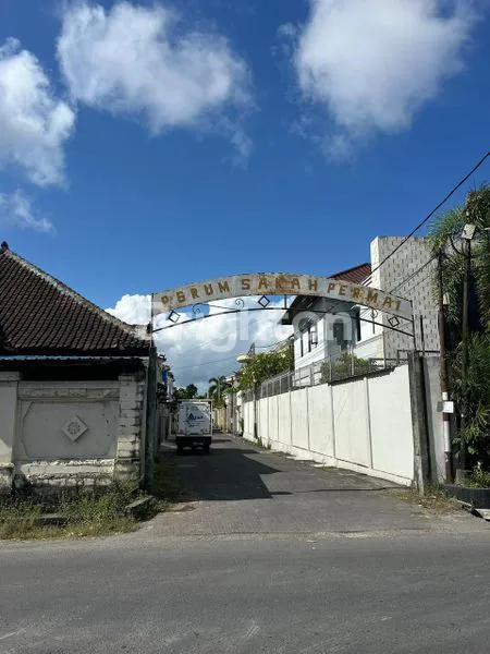 image RUMAH LUAS 2 LANTAI AREA PERUMAHAN PEMOGAN DENPASAR (4)