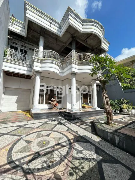 image RUMAH LUAS 2 LANTAI AREA PERUMAHAN PEMOGAN DENPASAR (5)