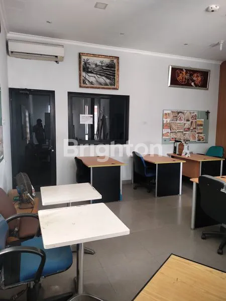 image RUMAH 4 LANTAI 5 KAMAR TIDUR DI KELAPA NIAS KELAPA GADING SEMI FURNISH (2)