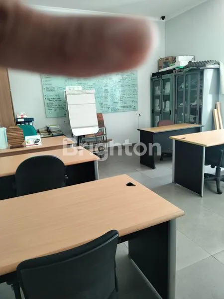 image RUMAH 4 LANTAI 5 KAMAR TIDUR DI KELAPA NIAS KELAPA GADING SEMI FURNISH (4)