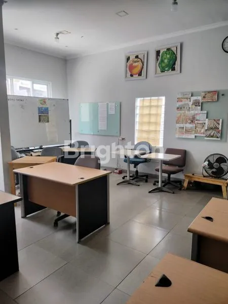 image RUMAH 4 LANTAI 5 KAMAR TIDUR DI KELAPA NIAS KELAPA GADING SEMI FURNISH (1)