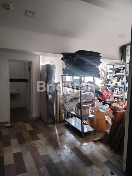 image RUMAH 4 LANTAI 5 KAMAR TIDUR DI KELAPA NIAS KELAPA GADING SEMI FURNISH (5)