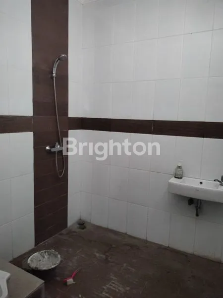 image RUMAH 4 LANTAI 5 KAMAR TIDUR DI KELAPA NIAS KELAPA GADING SEMI FURNISH (6)