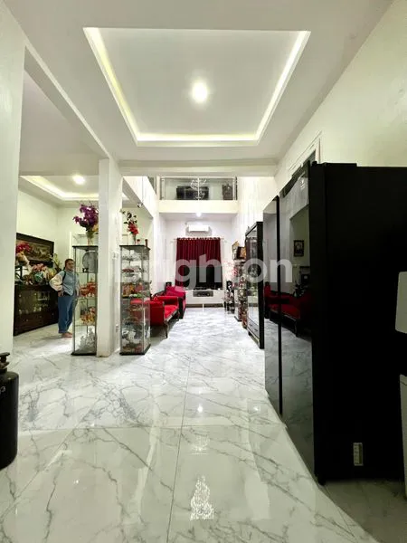 image RUMAH 2 LANTAI DI VILA JOMBANG BARU (3)