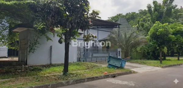 image JUAL/SEWA  GUDANG DIHOOK POSISI PINTU 2 SISI BARAT DAN UTARA,KAWASAN JABABEKA 1 (2)