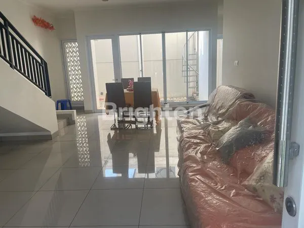 image DIJUAL RUMAH DI SUMMARECON (5)