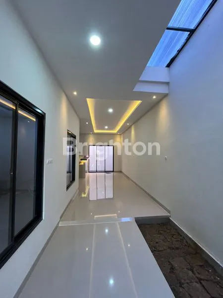 image DIJUAL RUMAH BANGUNAN BARU & MEWAH DI WOLTER MONGUNSIDI (2)