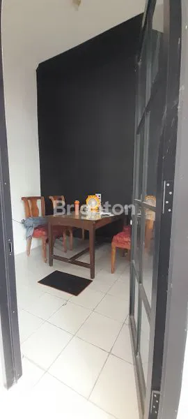 image JATEN, KARANGANYAR, RUMAH KLASIK DI PERUMAHAN  PROSES RENOV, KE ALUN ALAUN DEKAT, AKSES JALAN 2 ARAH, LOKASI TENANG DAN NYAMAN (5)