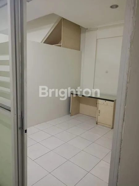 image RUKO BAGUS 3 LANTAI SEMI FURNISHED DI JL. UTAMA KALIMALANG JAKASAMPURNA KOTA BEKASI (8)