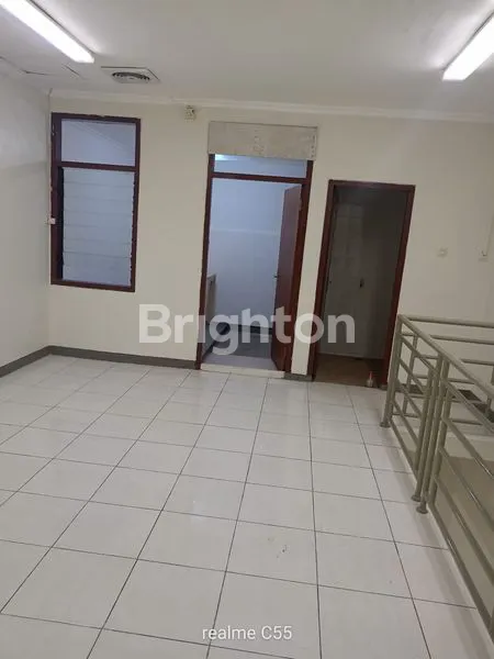 image RUKO BAGUS 3 LANTAI SEMI FURNISHED DI JL. UTAMA KALIMALANG JAKASAMPURNA KOTA BEKASI (5)