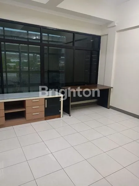 image RUKO BAGUS 3 LANTAI SEMI FURNISHED DI JL. UTAMA KALIMALANG JAKASAMPURNA KOTA BEKASI (7)