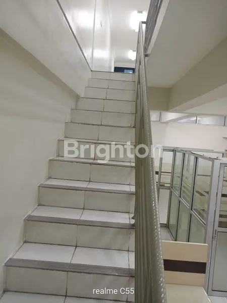 image RUKO BAGUS 3 LANTAI SEMI FURNISHED DI JL. UTAMA KALIMALANG JAKASAMPURNA KOTA BEKASI (4)