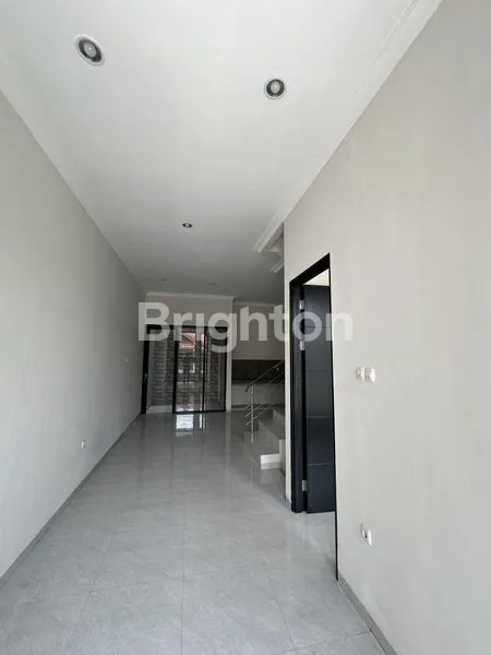 image RUMAH MODERN MINIMALIS DEKAT KLAMPIS, MANYAR, NGINDEN, DHARMAHUSADA, ARIEF RAHMAN, ARAYA, KERTAJAYA, PAKUWON CITY (3)