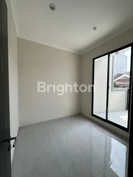 image RUMAH MODERN MINIMALIS DEKAT KLAMPIS, MANYAR, NGINDEN, DHARMAHUSADA, ARIEF RAHMAN, ARAYA, KERTAJAYA, PAKUWON CITY (4)