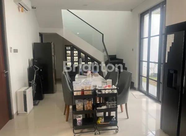 image DIJUAL RUMAH MINIMALIS TENGGILIS MEJOYO, BAGUS TERAWAT, DEKAT KAMPUS UBAYA, DEKAT KENDANGSARI JEMURSARI PRAPEN  (7)