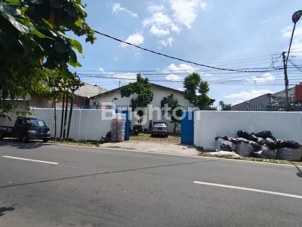 image GUDANG LUAS 1220M² TENGAH KOTA COCOK UNTUK PADEL (1)