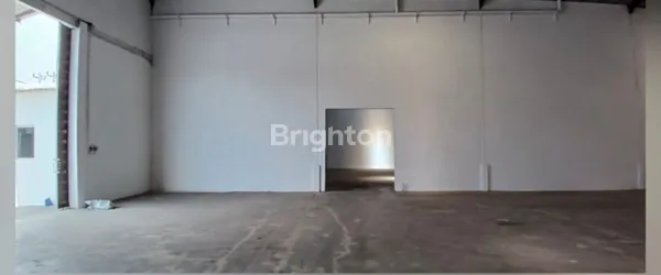 image GUDANG SIAP PAKAI AKSES KONTAINER MURAH BEBAS BANJIR ROW LEBAR MARGOMULYO SURIMULIA (3)