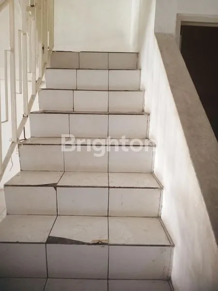 image RUKO 3 LANTAI STRATEGIS DI CIPULIR, LT 110M² (2)