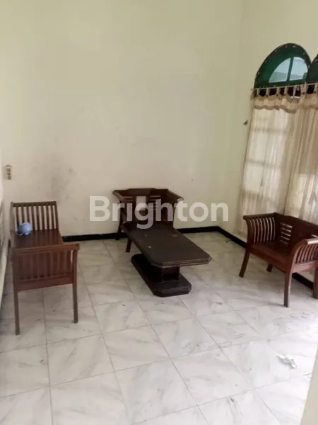 image RUMAH LAMA RUNGKUT ASRI STRATEGIS SELANGKAH MERR (1)