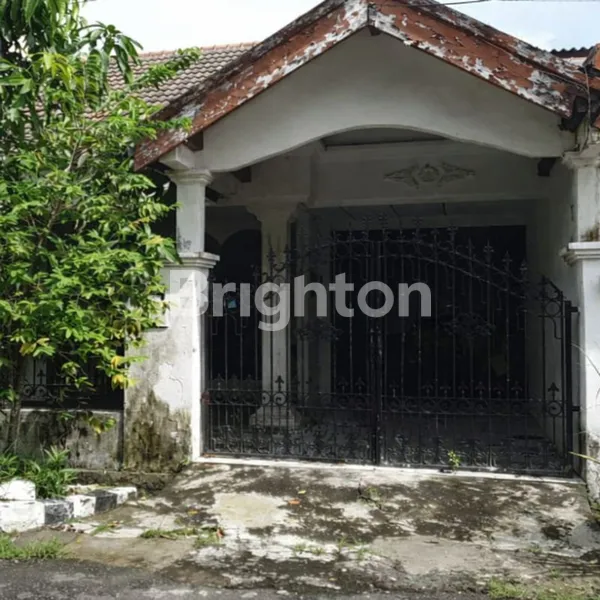 image RUMAH LAMA RUNGKUT ASRI STRATEGIS SELANGKAH MERR (2)