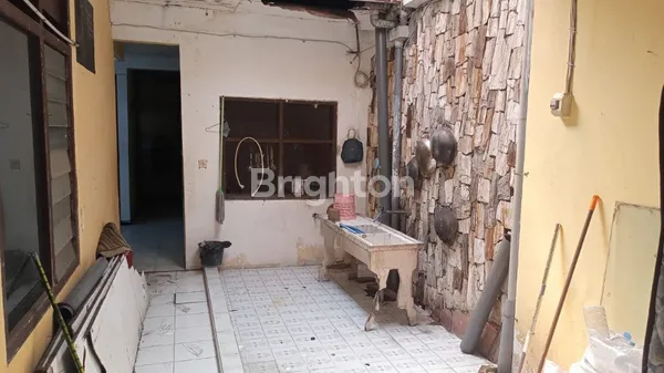 image RUMAH LAMA RUNGKUT ASRI STRATEGIS SELANGKAH MERR (4)