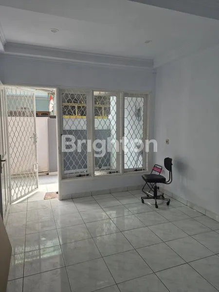 image RUMAH JELAMBAR 2 1/4 LANTAI SIAP HUNI (2)