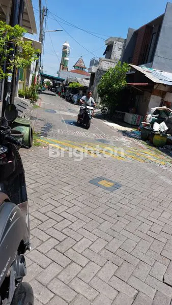 image RUMAH 1 LANTAI DI JALAN LEBAK REJO UTARA SURABAYA DEKAT KENJERAN KARANG ASEM (5)