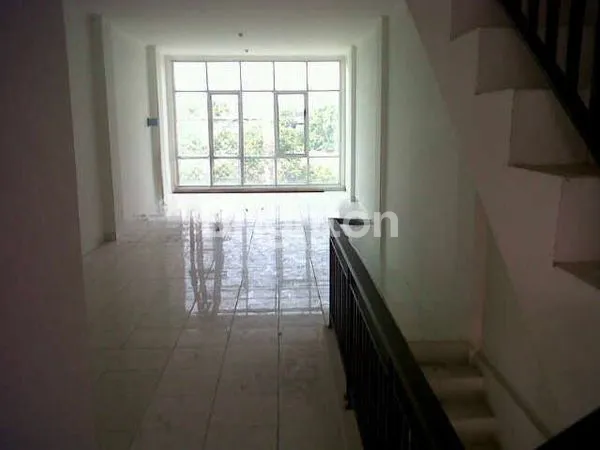 image RUKO 3 LANTAI & ROOFTOP DEPOK, LB 280M², HARGA 2.8 M. (3)