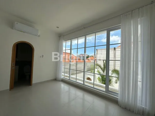 image DI SEWAKAN VILLA BARU 3 BR DI CANGGU AREA (7)