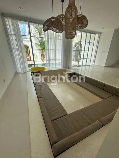 image DI SEWAKAN VILLA BARU 3 BR DI CANGGU AREA (3)