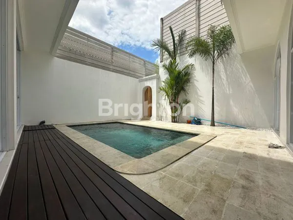 image DI SEWAKAN VILLA BARU 3 BR DI CANGGU AREA (2)