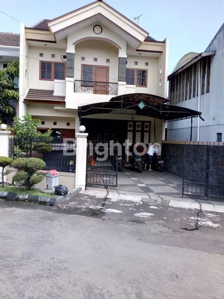 image RUMAH MODERN 2 LANTAI, LT 188M² DI JL. BATU MAS (1)