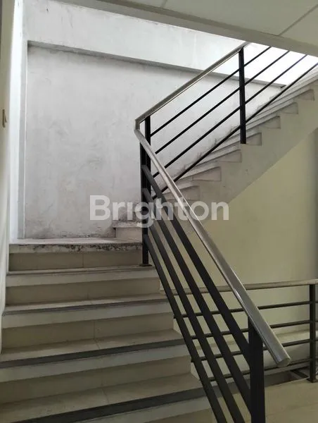 image RUKO 3 LANTAI SIAP HUNI ATAS ROOFTOP DI PINGGIR JALAN DR WAHIDIN SEMARANG (3)