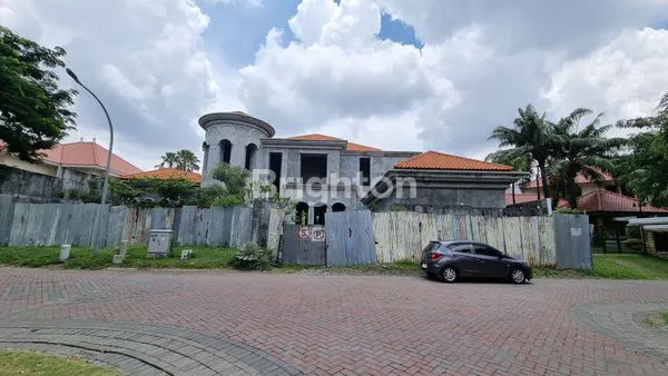image DI JUAL RUMAH GOLF VIEW GRAHA FAMILI SURABAYA (3)