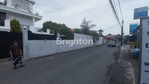 image DIJUAL RUMAH BERLOKASI DI DENPASAR BARAT (4)