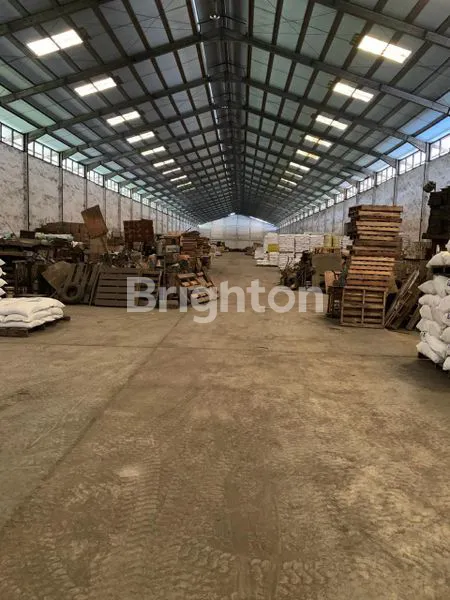 image DIJUAL GUDANG SIAP PAKAI PINGGIR JALAN YOS SUDARSO (2)